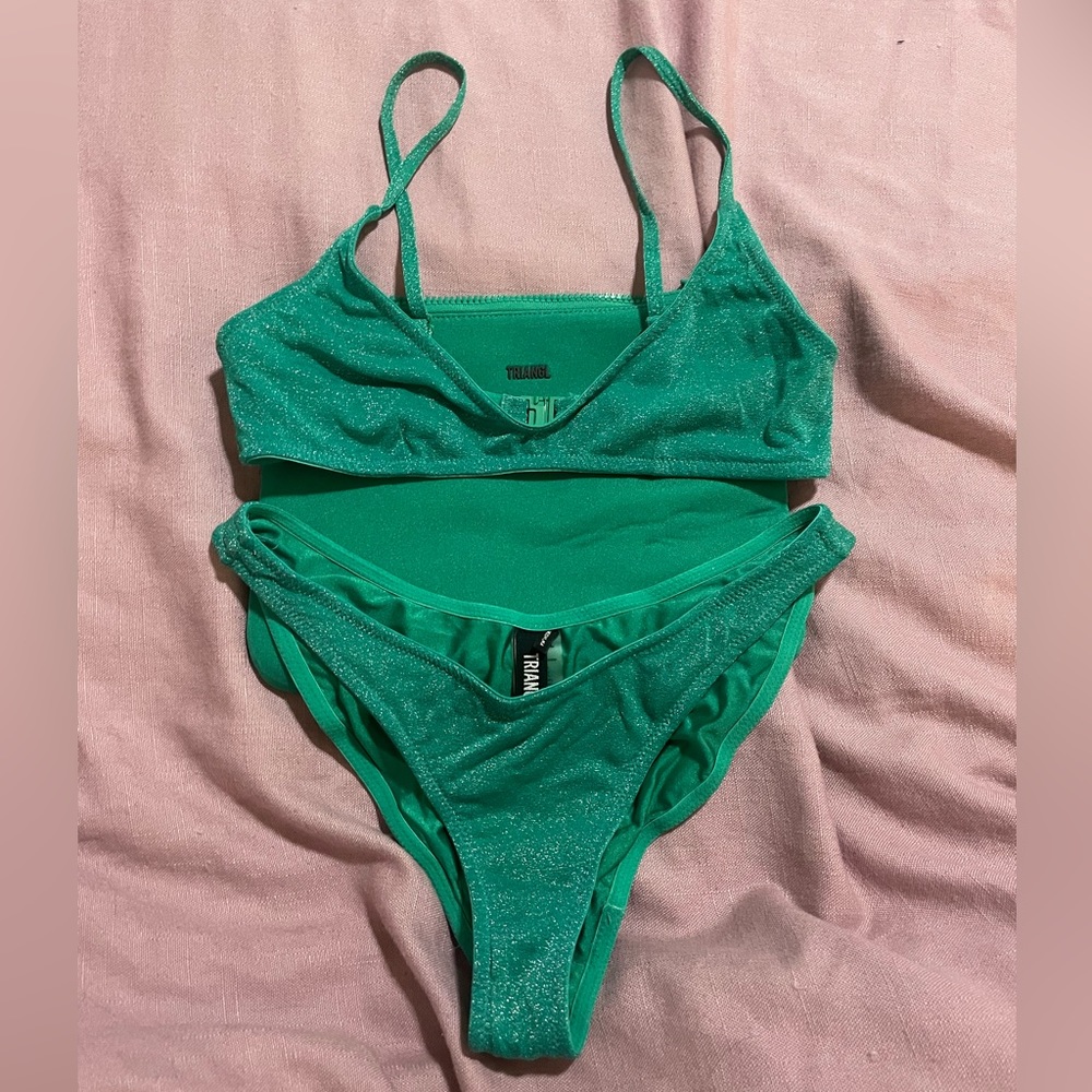 Triangl Bikini Green Size M